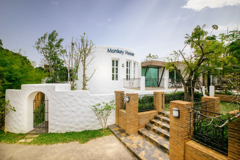 Monkey House Hotel Chiang Mai Exterior photo