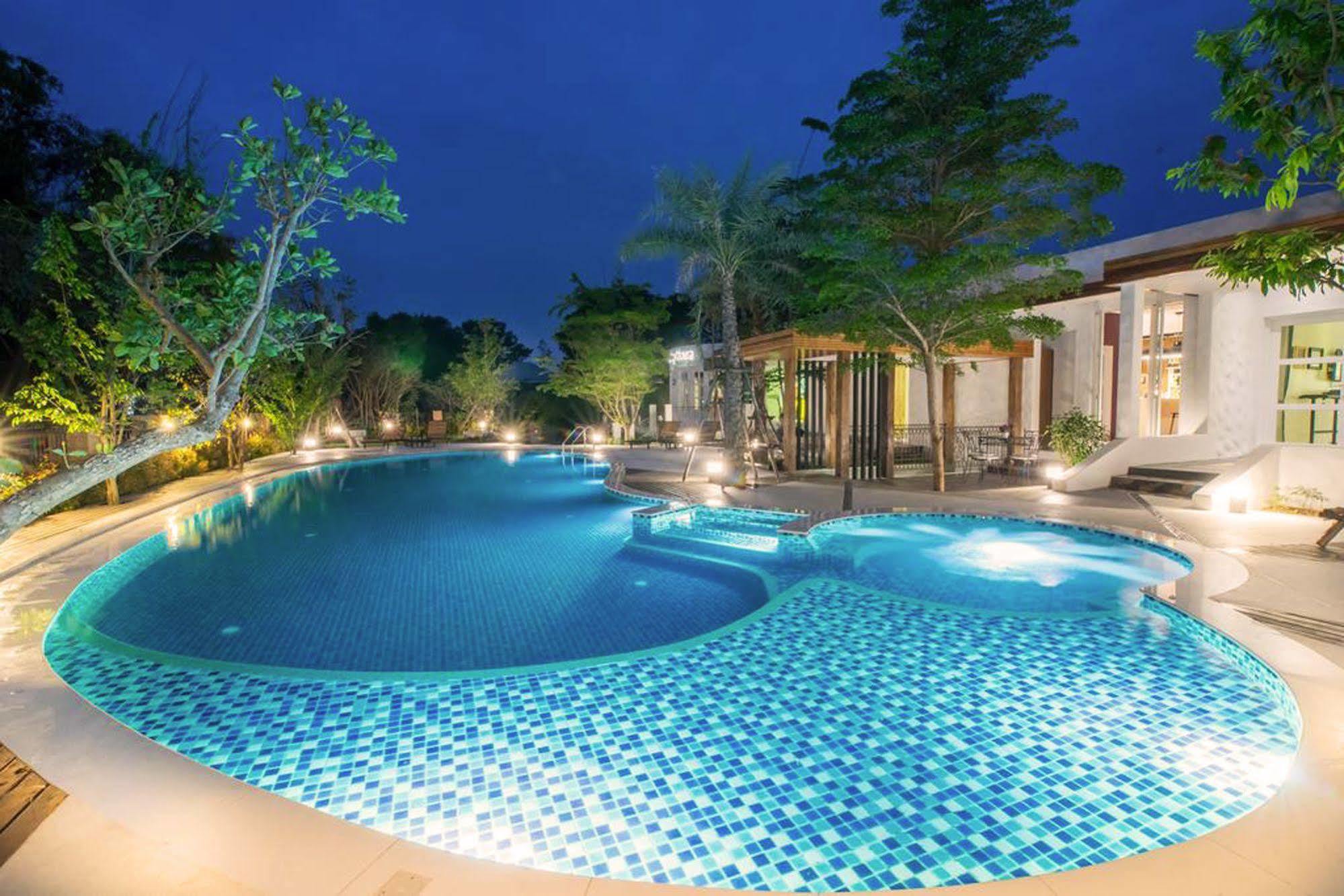 Monkey House Hotel Chiang Mai Exterior photo